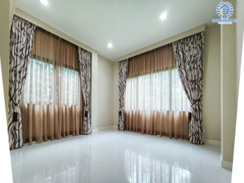 บ้านเดี่ยวมือสองย่านนนทบุรีฯ ม.เพอร์เฟคมาสเตอร์พีช รัตนาธิเบศร์  เนื้อที่กว้างขวางมากถึง 130.20 ตร.ว.  ฟังก์ชัน 4 ห้องนอน 5 ห้องน้ำ ที่จอดรถ 3 คัน เฟอร์นิเจอร์บิ้วท์อิน เปลี่ยนสุขภัณฑ์ใหม่ทั้งหลัง! บนทำเลแห่งการเดินทาง ใกล้รถไฟฟ้าสายสีม่วง "สถานีไทรม้า" และทางด่วน "งามวงศ์วาน" จองเลย!